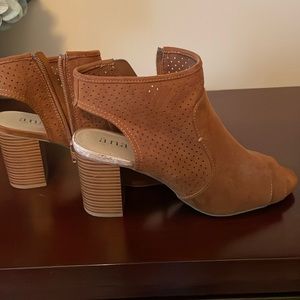 a.n.a peekaboo chunky heel